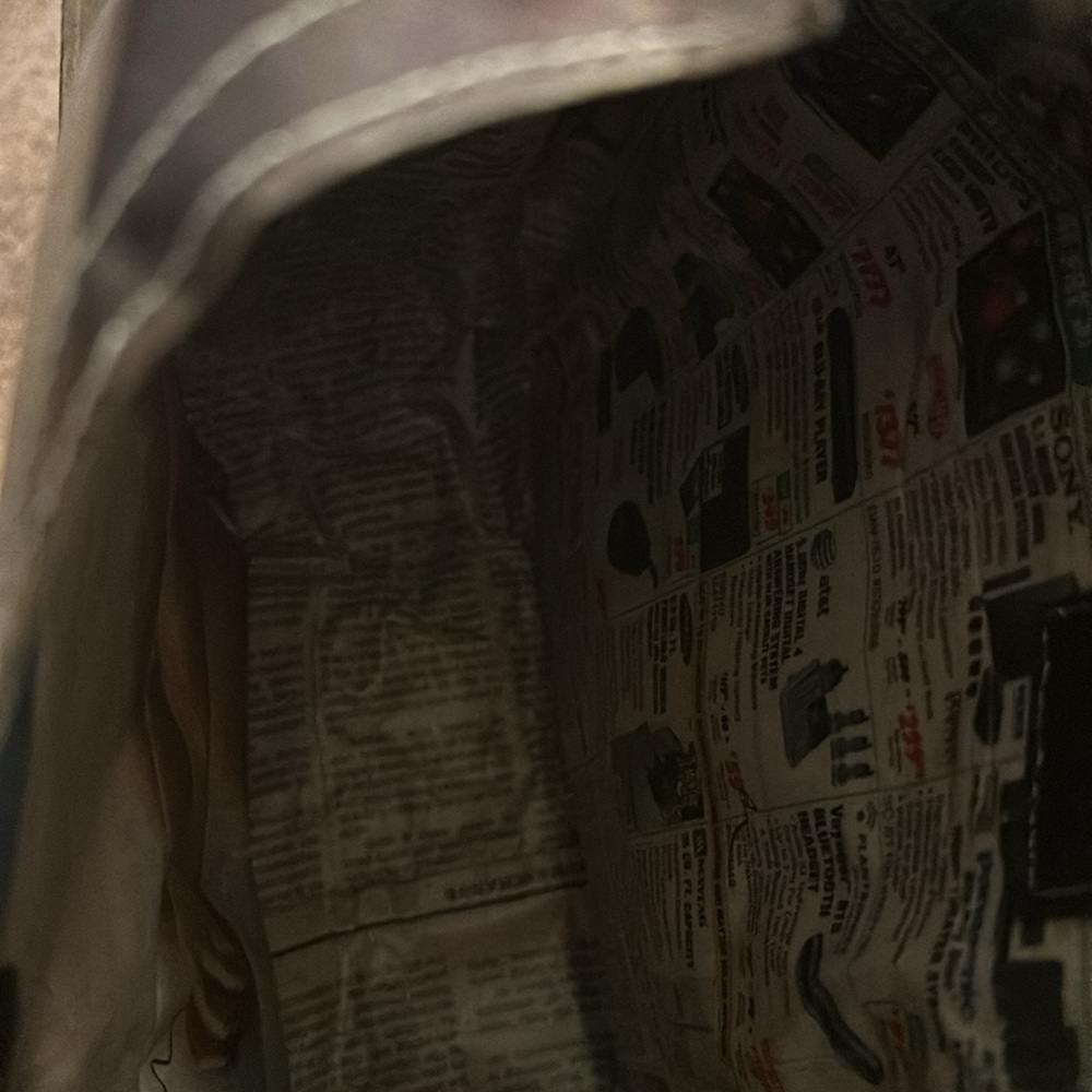 Recycled newspaper custom made handbag! - Picture 7 of 8